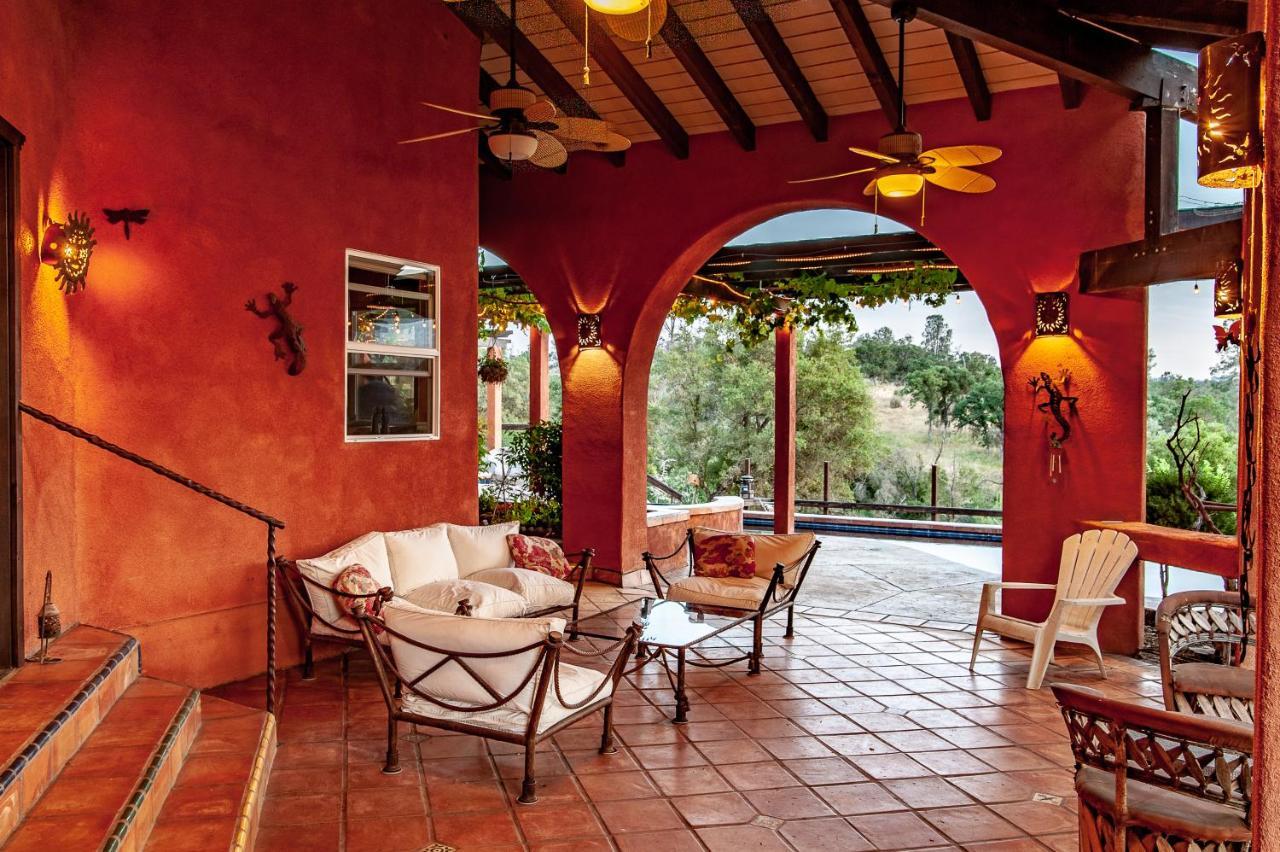 Posada Mariana Bed And Breakfast Catheys Valley Екстериор снимка